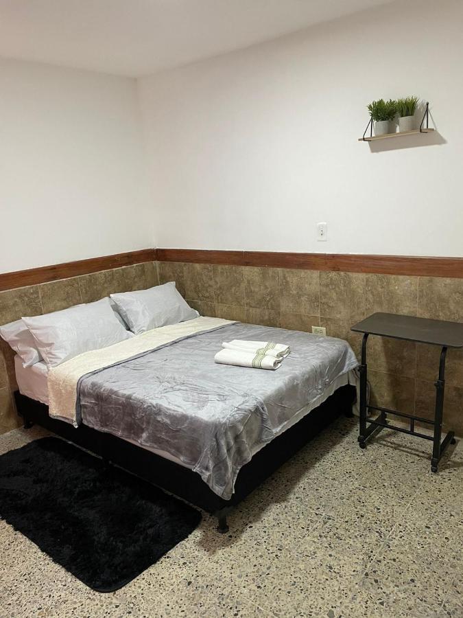 Casa Al Frente Del Pueblito Paisa Lägenhet Medellín Exteriör bild