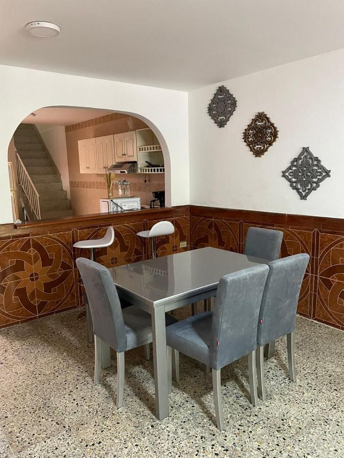 Casa Al Frente Del Pueblito Paisa Lägenhet Medellín Exteriör bild