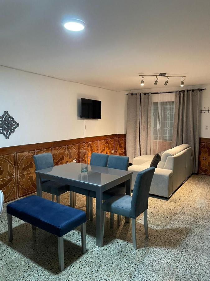 Casa Al Frente Del Pueblito Paisa Lägenhet Medellín Exteriör bild